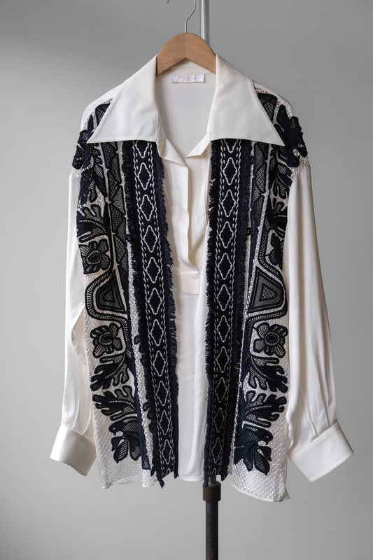 Chloe Embroidered Lace Open Collar Polo Shirt 蔻依 刺繡蕾絲拼接大尖領套頭襯衫