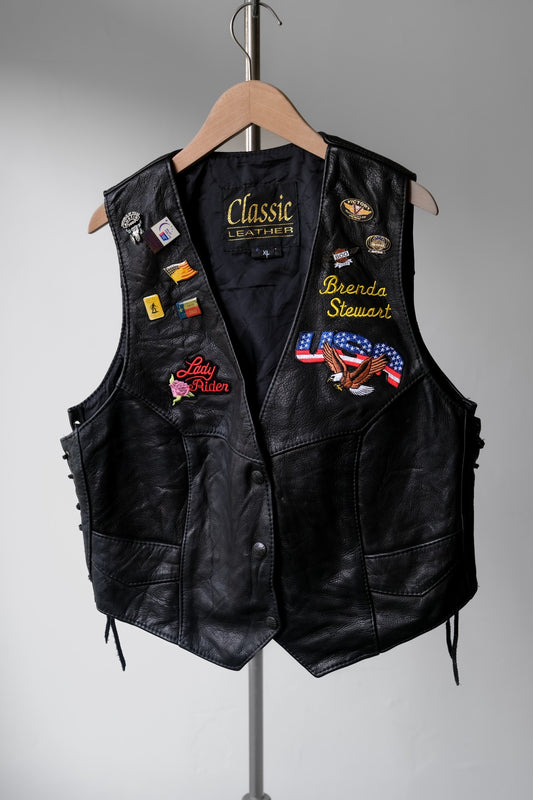 ”Classic Leather” Vintage Rider Vest with Embroidery&Pin 復古刺繡徽章側綁帶機車真皮背心