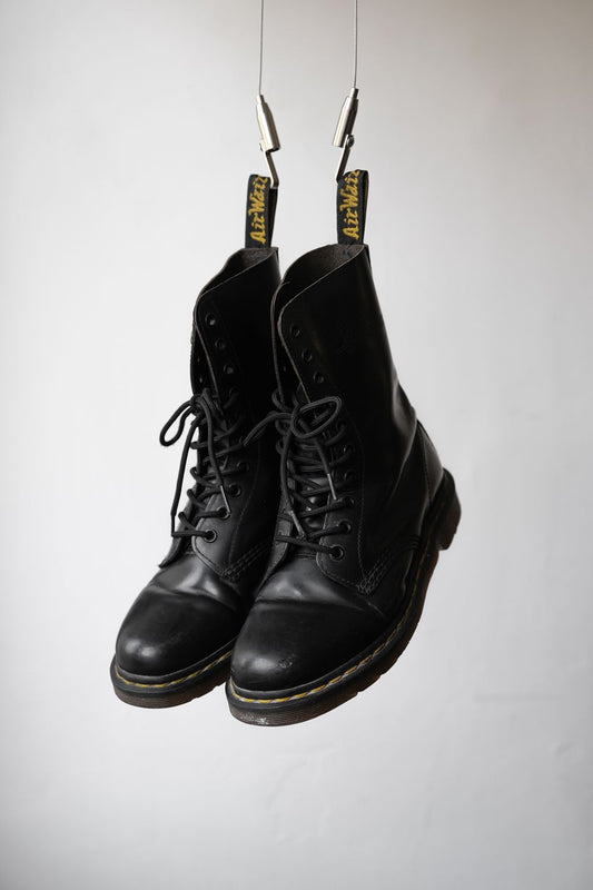 Dr.Martens 1490 10eyes レザーブーツ Dr.Martens 10ホール レザーブーツ