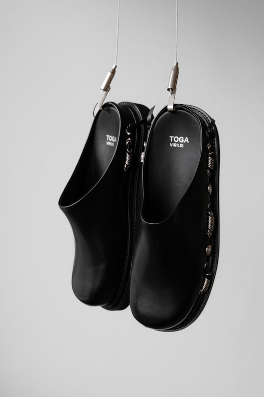 TOGA VIRILIS Leather Studded Clogs 金屬鑲嵌皮革拖鞋 全新品