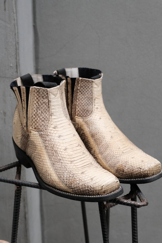 Ivory Python-Embossed Chelsea Boots米白色蟒紋壓紋切爾西靴