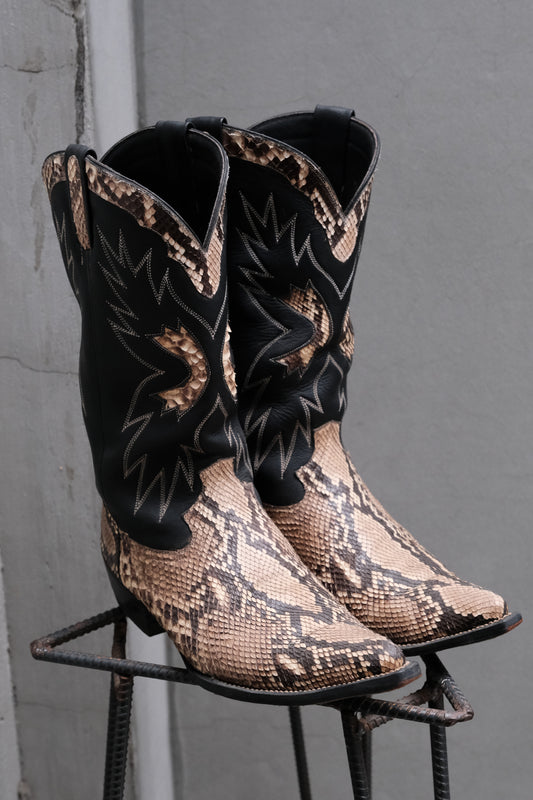 Black Leather &Python-Embossed Cowboy Boots黑色牛皮拼蟒紋壓紋牛仔靴