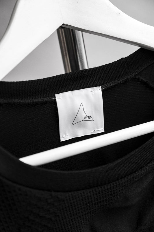 ROA HIKING Round Neck 2.0 3D Seamless Black 義大利戶外機能品牌 圓領立體針織保暖毛衣