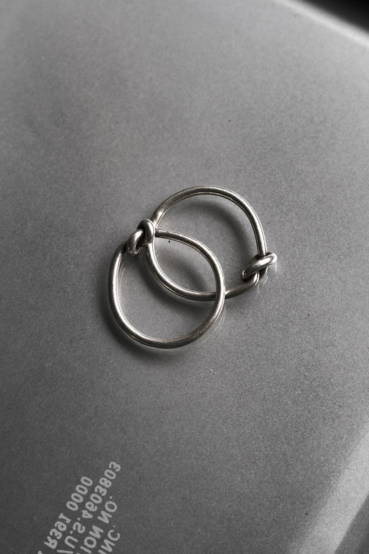 Thin single knot sterling silver 999 ring