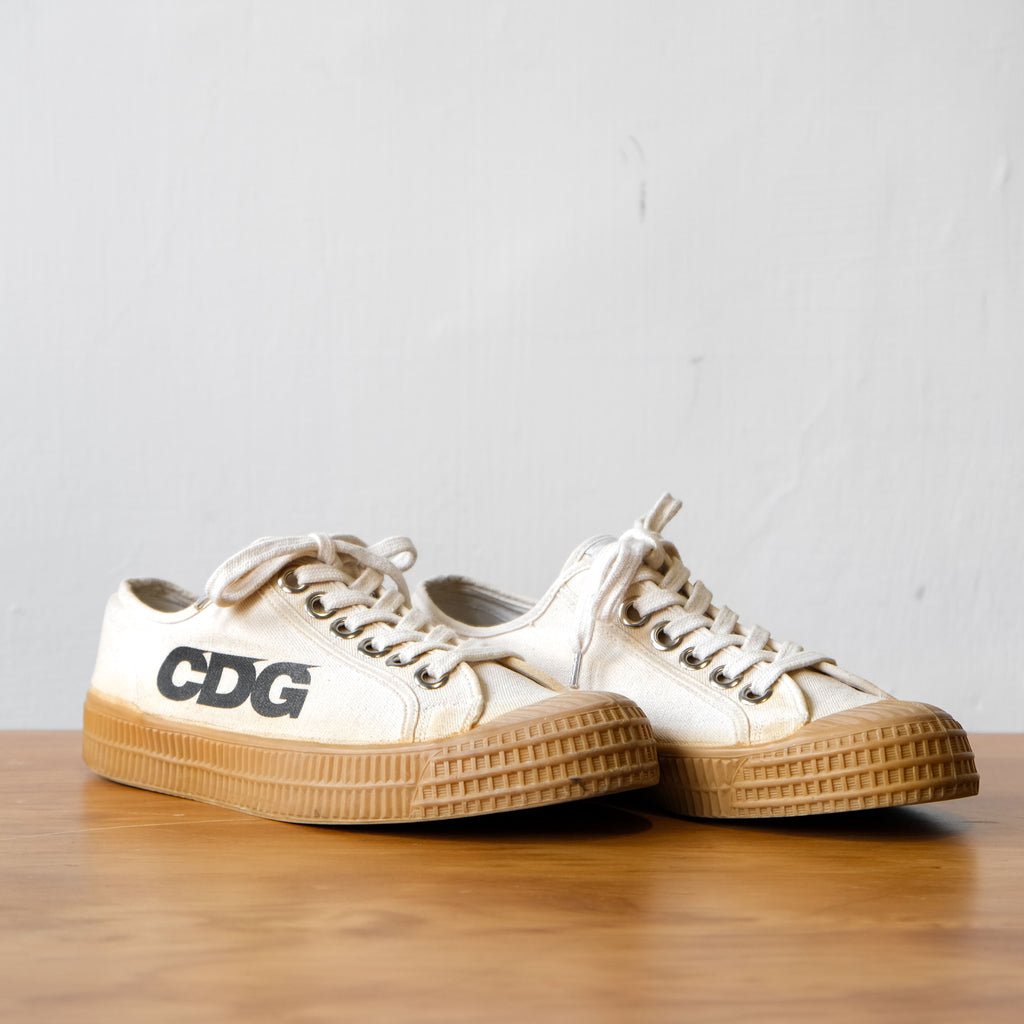 CDG x ノベスタ スターマスター スニーカー 川久保玲共同ブランド 日本