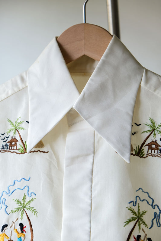 Vintage Embroidered Poiny Collar Shirt 復古尖領刺繡襯衫 米白色