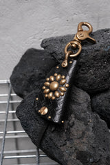 CALEE Black Embossed Leather Floral Stud Key Case 日系復古美式品牌 編織壓紋皮革花朵鉚釘鑰匙包 全新