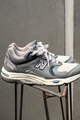 New Balance M1700GRA Grey with Navy 美製復古慢跑鞋 元祖灰藍色 D楦