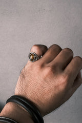 European Artisan Whiplash Scroll Sun Spangle Green Amber Ring 歐洲手工 鞭形捲紋純銀戒｜太陽花綠珀
