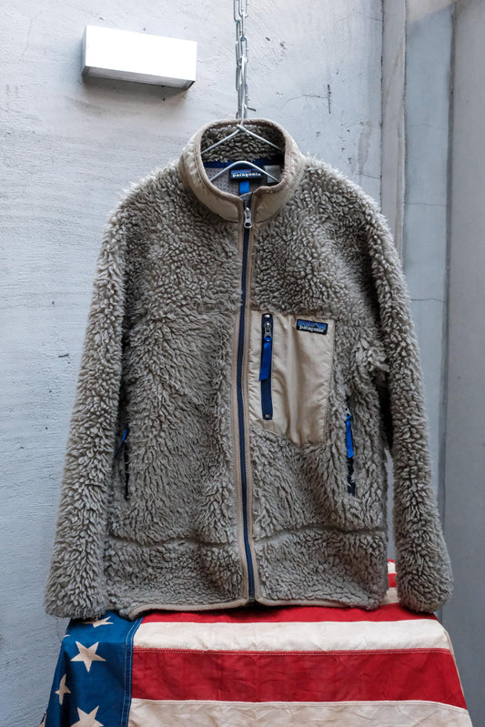 2002‘s “old patagonia“ retro-x jacket “gray“