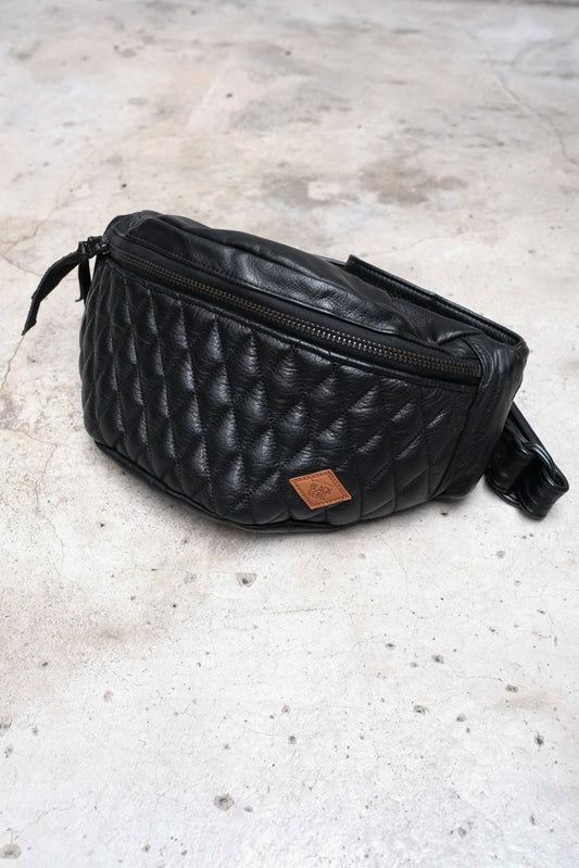 RUDE GALLERY BLACK REBEL OUTSIDERS LEATHER WAIST BAG 荔枝牛皮菱格腰包