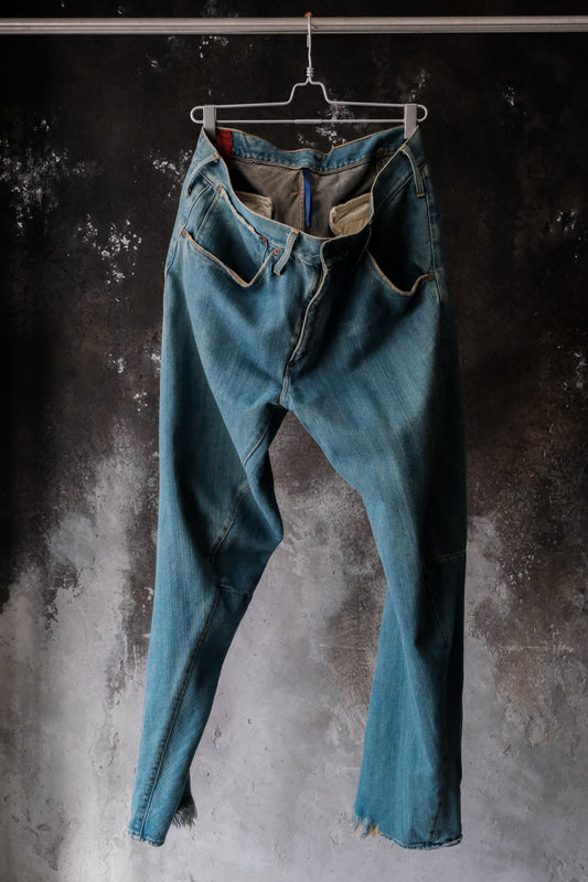 Vintage Levi's RED 2001 1st Comfort Blue Denim Jeans Made in Italy復刻紅線 2001 年初代立體剪裁流蘇褲腳牛仔褲