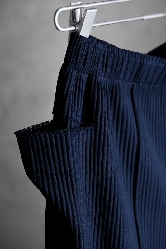 ISSEY MIYAKE me A-POC Pleats Wide Cropped Pants