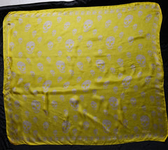 Alexander McQueen Silk Skull Scarf 亞歷山大·麥坤 經典絲質骷髏方巾