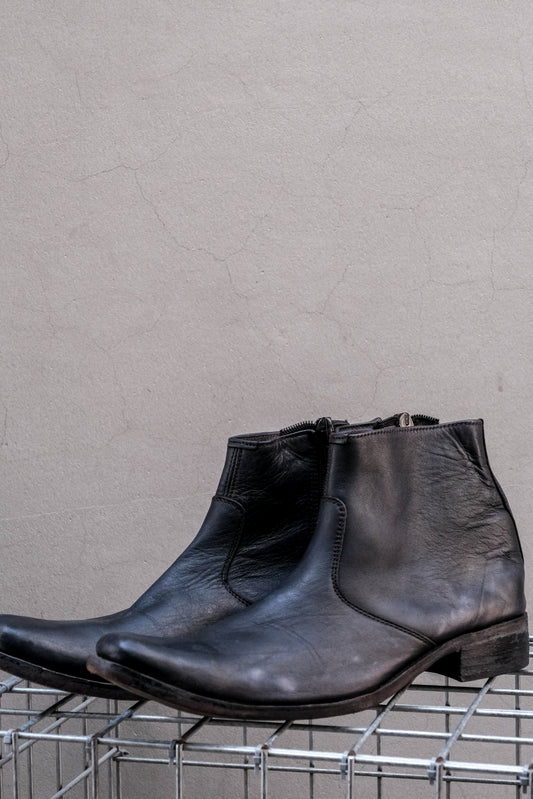Distressed Side Zip Round Toe Leather Ankle Boots舊化刷色側拉鍊圓楦短靴 黑色