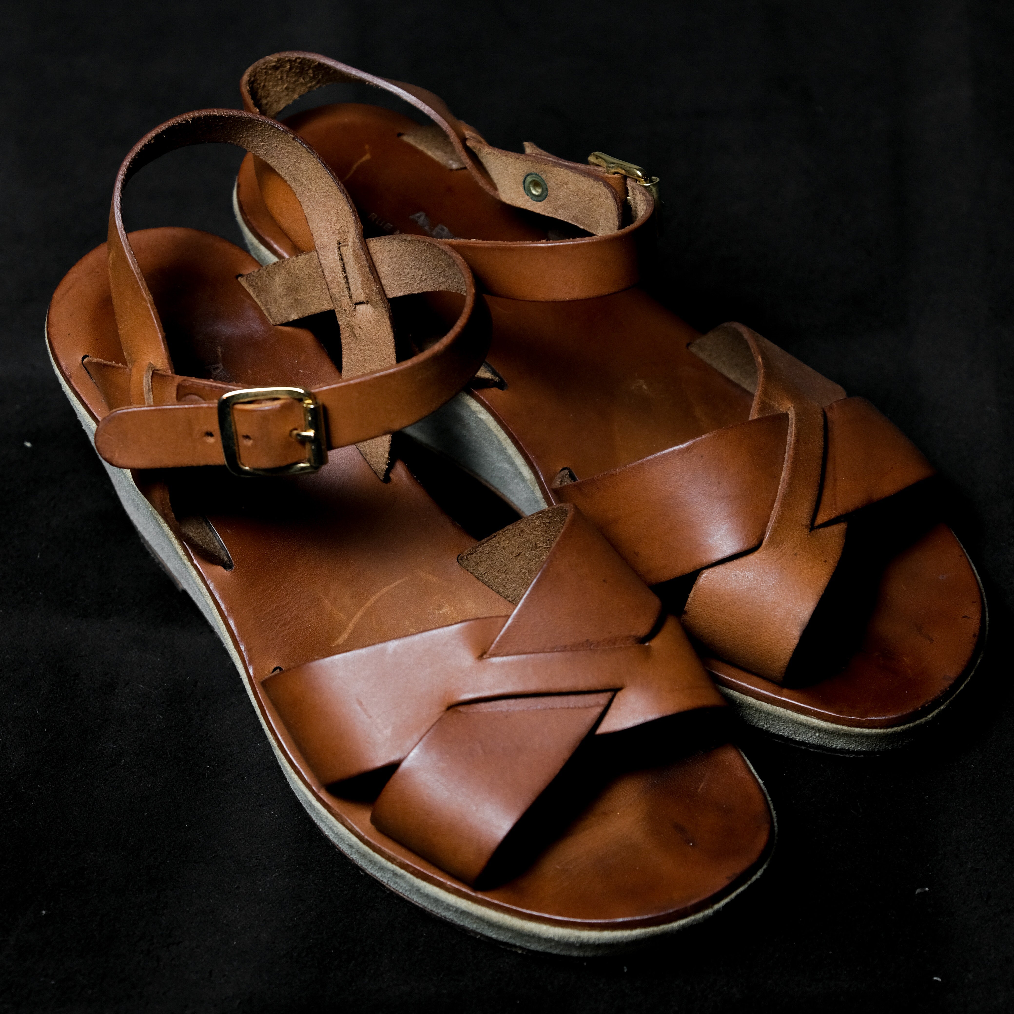 APC JUDITH SANDALS フランスのファッションブランド ベジタブルタンニンレザー イタリア製牛革 ウェッジサンダル