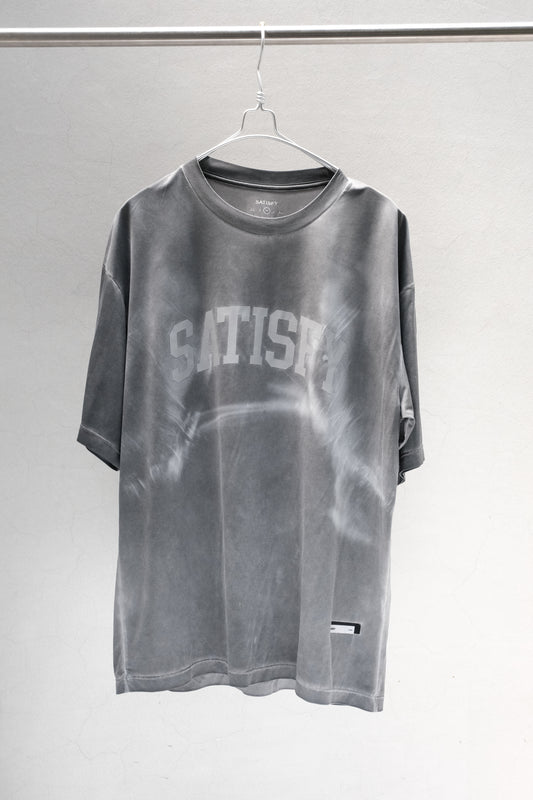 SATISFY Arch Logo Washed Tee Charcoal