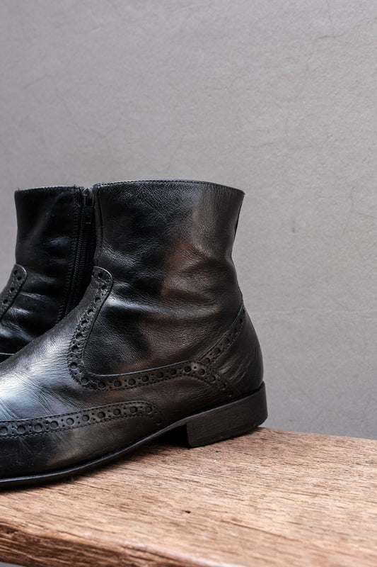 KONSTANTIN STARKE Wingtip Brogue Leather Side-Zip Boots (Leather Sole / Black)⁠雕花翼紋皮革側拉鍊中筒靴 義大利製