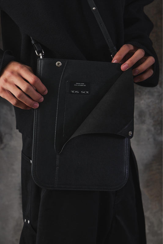 1DYLL - 1ds DIMPLE FLAP CROSSBODY –BLACK CALF LEATHER