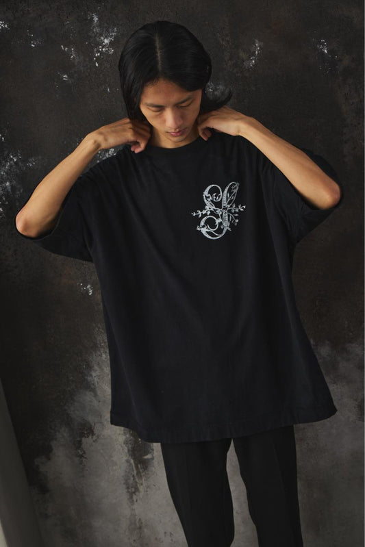 SHINYAKOZUKA PICTURESQUE 'S' COLOURLESS BLACK 日本設計師品牌 S草寫字母短T