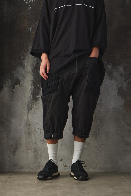 Hamcus Mesh-Panel Cargo Drop-Crotch Shorts/Cropped Pants-Black