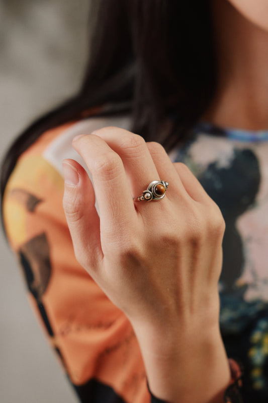 Retro Tiger's Eye Crescent Sterling Silver 925 Ring 民族風天然虎眼石純銀雕戒