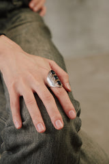 Vintage Bohemian Three-Stone Black Stone Sterling Silver 925 Ring 西南印地安黑石寬版水滴盾牌戒